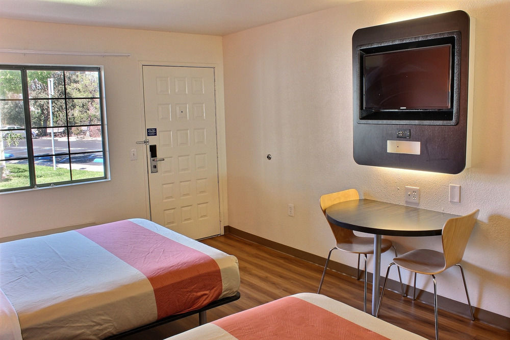 Motel 6-Paso Robles, Ca エクステリア 写真